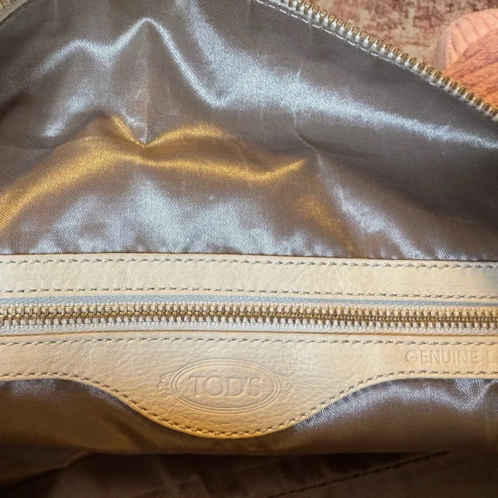 Tod's White Shoulder Bag - Picture 8 of 12